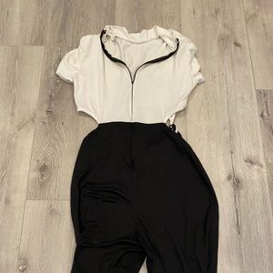 Fashion Nova Short Jump Suit Size L